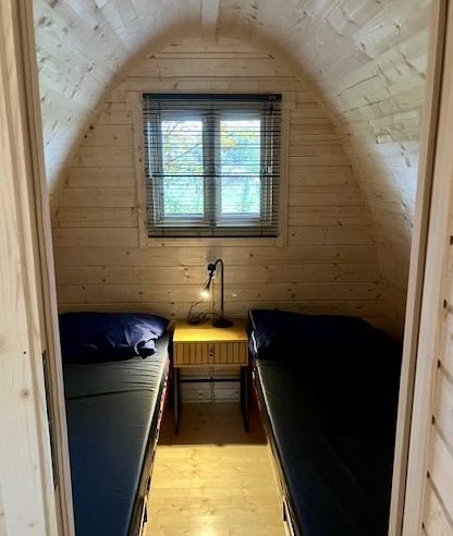 B4E7A4E4-BF6C-47D4-B0B4-4461D491E109